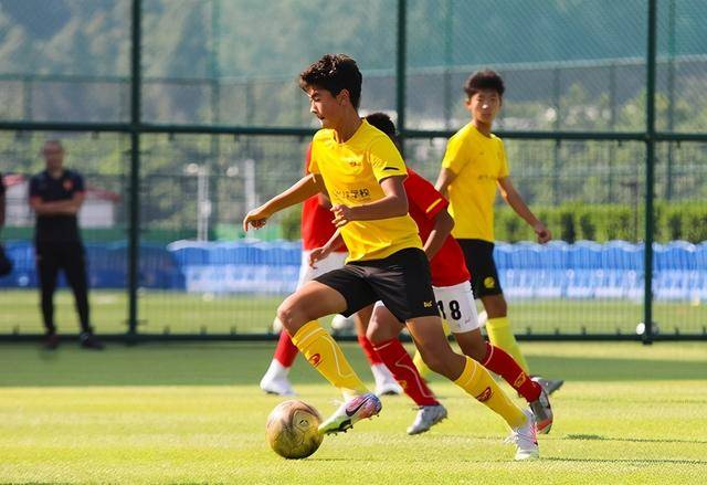  兰斯青春风暴席卷赛场，U23小将包办三粒进球  