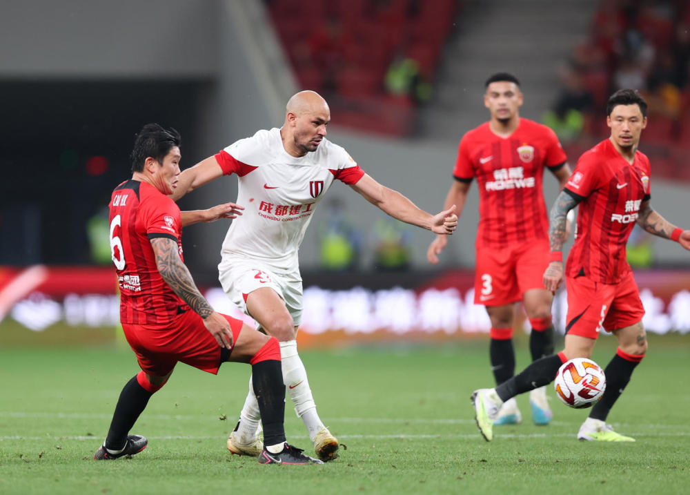  里尔客场爆冷门，法甲新贵终结领头羊不败金身